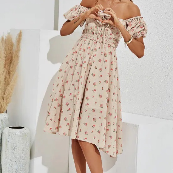 Floral Puff Sleeve Dress R. Vivimos sz 4/6 - Picture 2 of 5